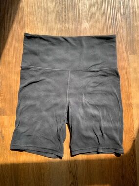 Athleta Ultra High Rise Elation Shorts 7”